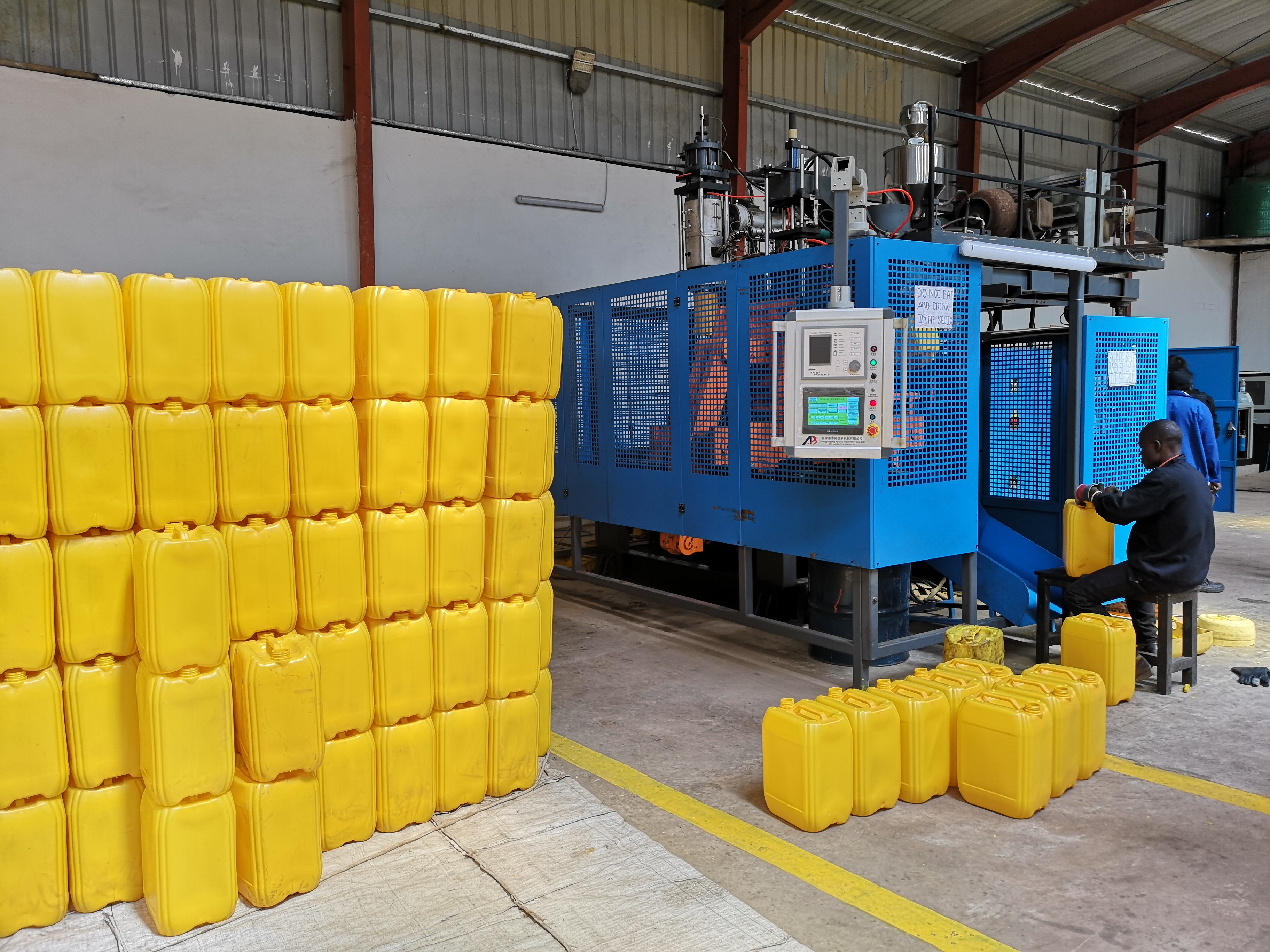 20L HDPE jerrycan متعددة الاستخدامات: مزج المتانة مع الأداة المساعدة الحديثة