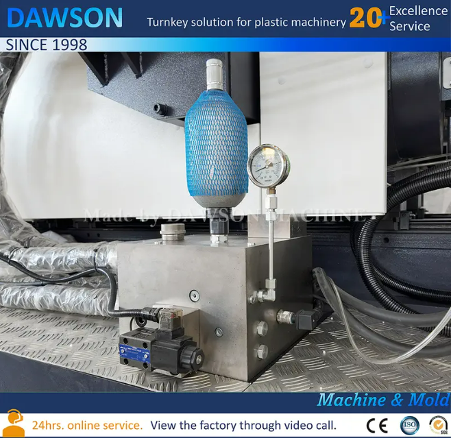 آلة صب الحقن