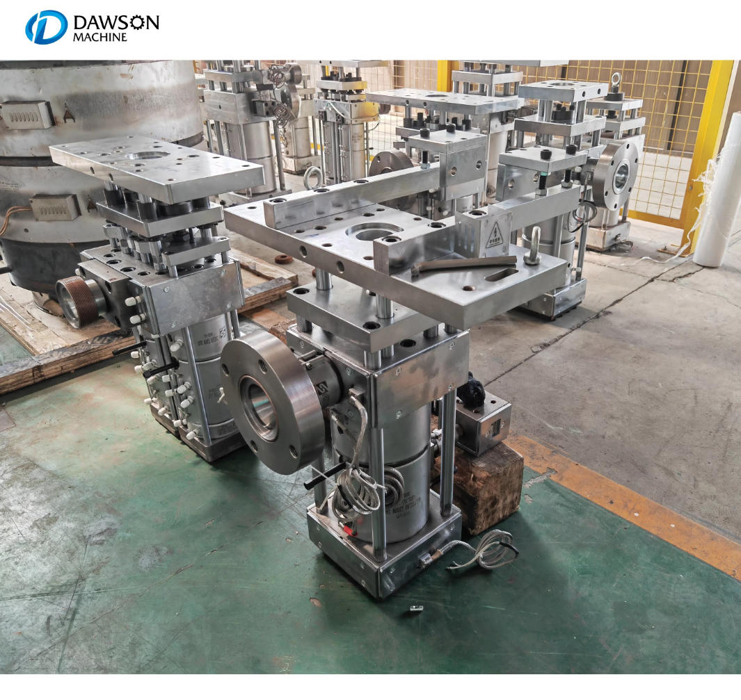 رأس القالب ذو الأربعة رؤوس المستمر لآلة التشكيل بالنفخ للبثق لإنتاج زجاجات HDPE/PP صغيرة