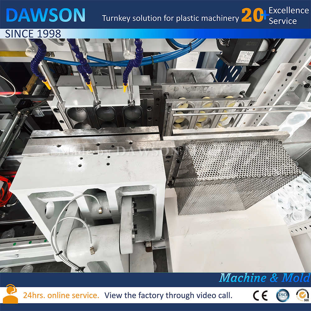 آلة نفخ كرات البحر البلاستيكية الملونة عالية السرعة آلة نفخ الزجاجات 