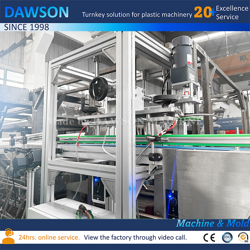 آلة نفخ العلبة ذات الفم العريض ذات الجوانب المستقيمة من HDPE بتصميم 5 رؤوس